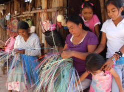 La Tierra de los Adioses - The Land of Goodbyes - Stefani Saintonge