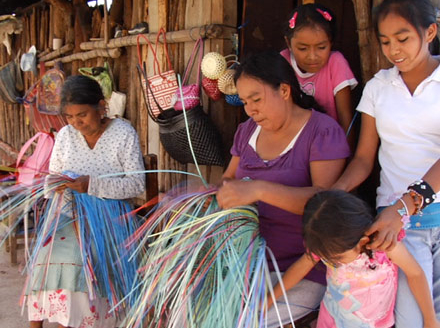 La Tierra de los Adioses - The Land of Goodbyes - Stefani Saintonge